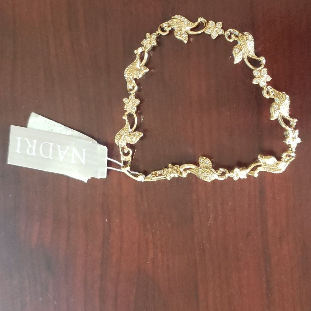 NWT - Gold bracelet - Nadri